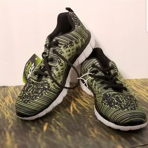 Zone Pro Size 5 Green Black Shoes NWT